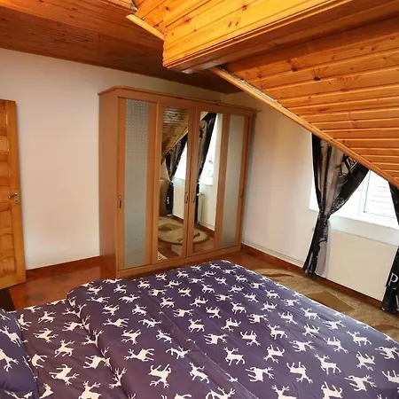Apartment Penthouse In Leo's